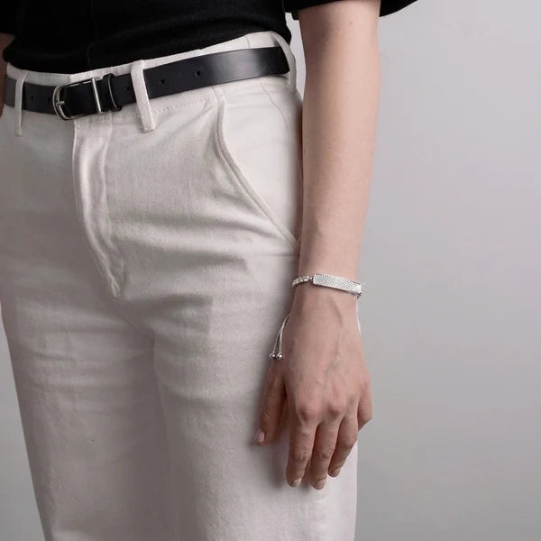 [EN] The Tetra band worn with everyday clothes