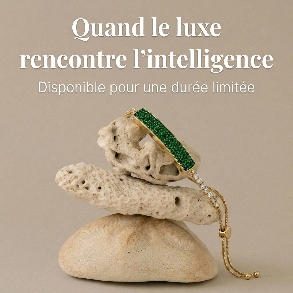 [FR] Bracelet Tetra or et vert impérial posé sur des pierres